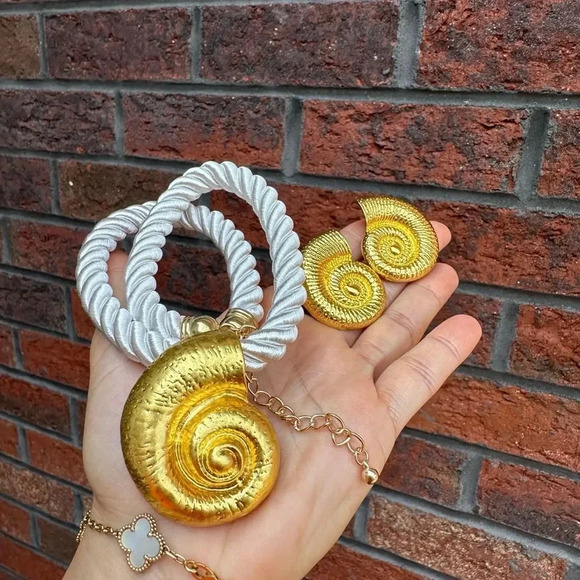 Gold Spiral Shell Necklace and Earring Set - Picture 13 of 14